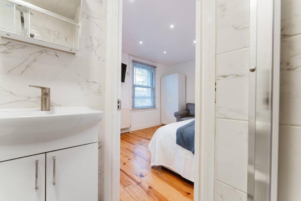 Apartamento Your Lovely Studio Flat- West3 Londres