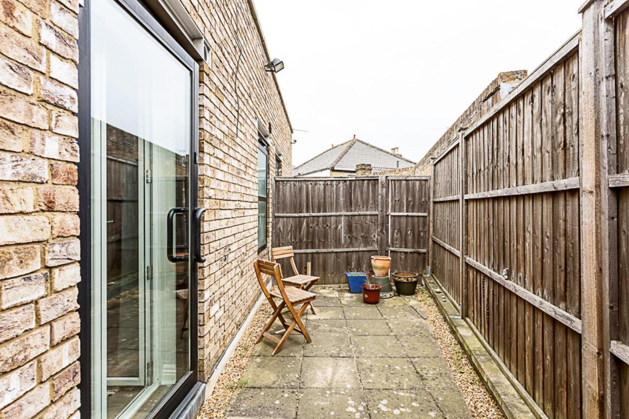 Gorgeous Roehampton Flat Londen