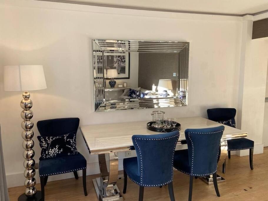 Knightsbridge Opposite Harrods Large Self Contained 1 Bedroom Apartamento *