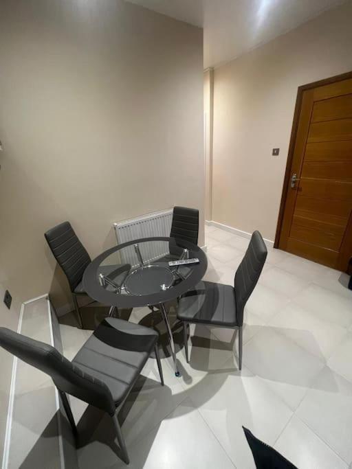 Apartment 2 Bedroom Apartment,chester Road N17