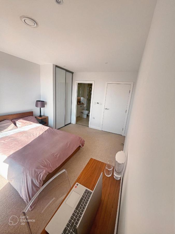Bright Spacious En-suite W/ Views - 8min From Bridge! Londres