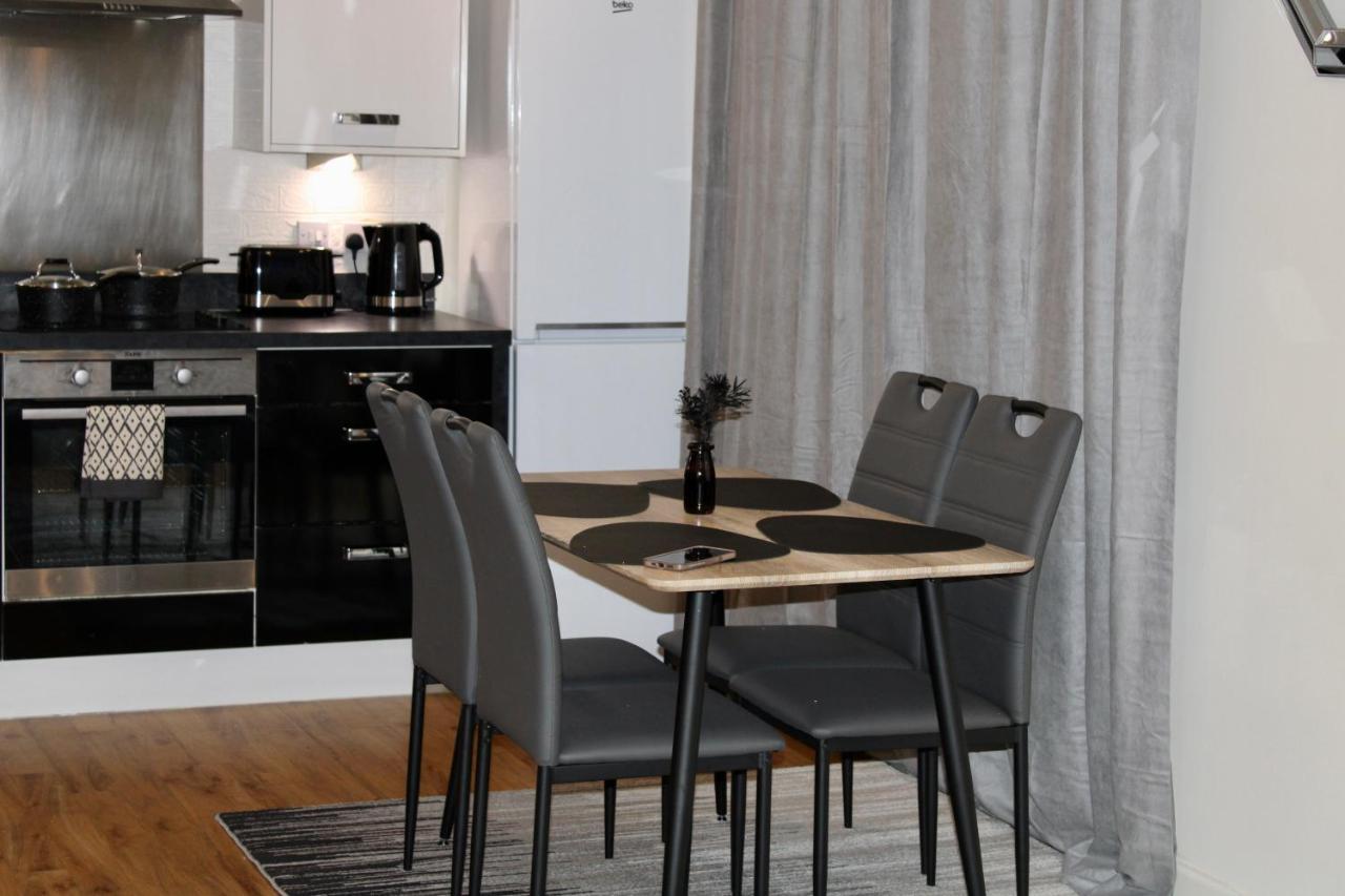 Glamorous Two Bed Flat *