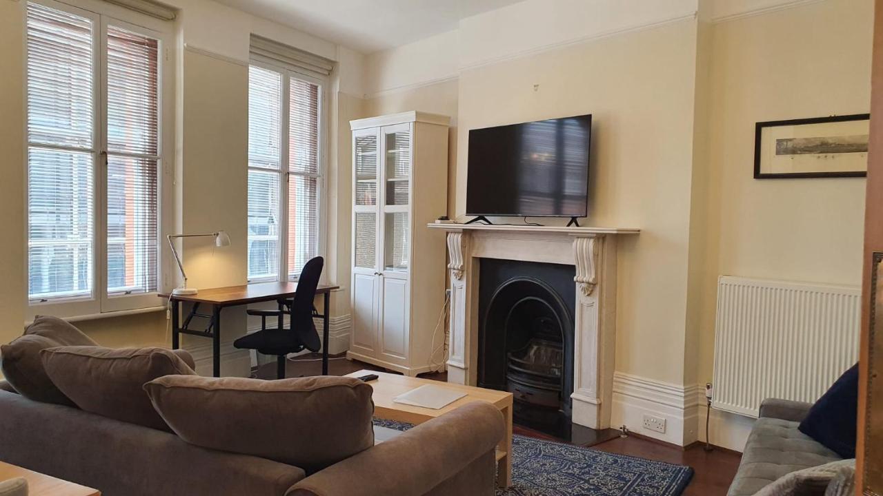 Spacious Central 2 Bedroom Mansion Block *