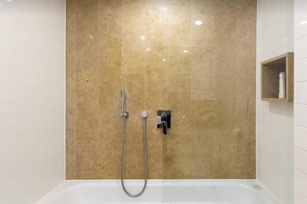 Premier 3 Bed Lux - Sleeps 8 * Londres