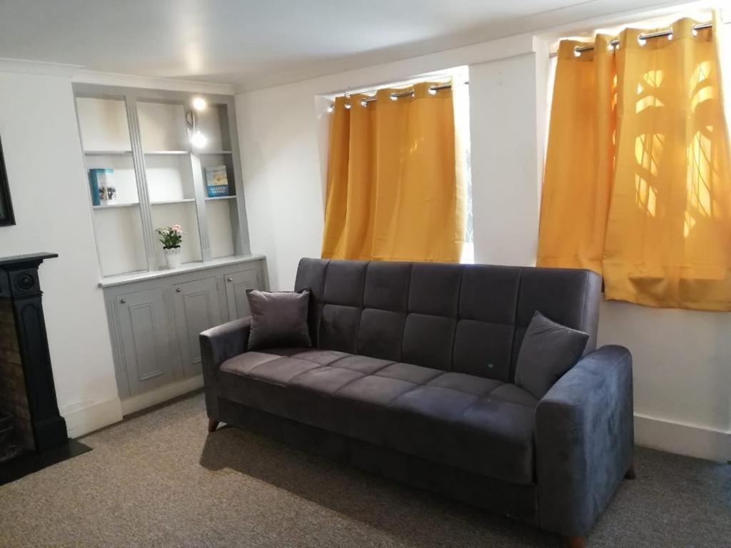 Entire 2-bedroom Flat In Camden Londres