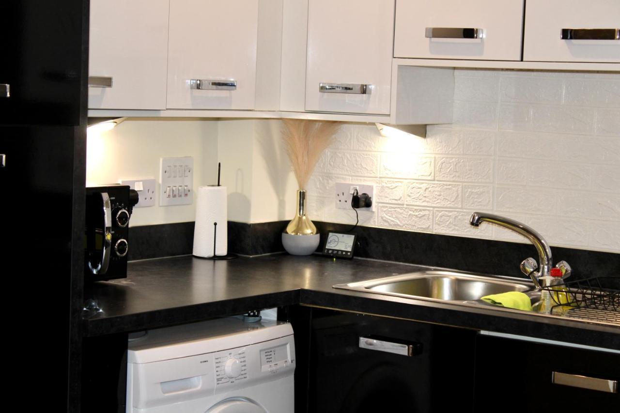 Glamorous Two Bed Flat Apartment *