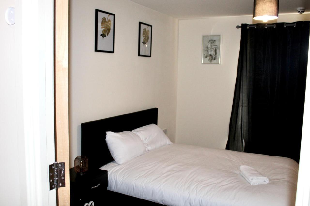 Glamorous Two Bed Flat Apartment *