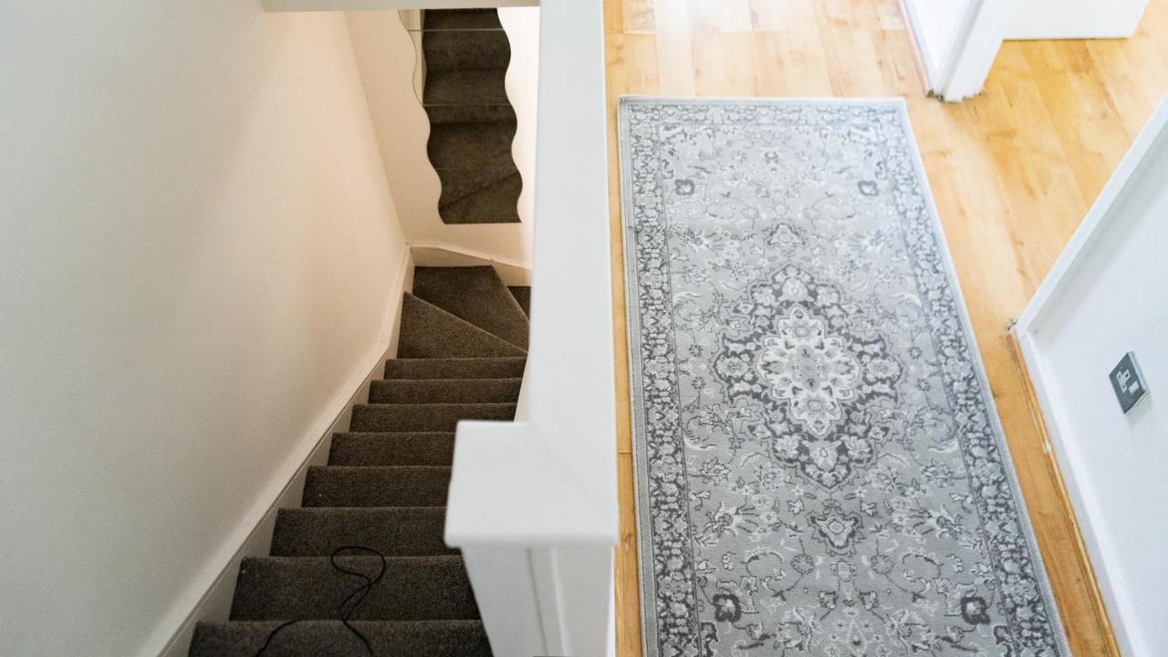 Large Modern 3 Bedrooms House With Patio/terrace * Londres