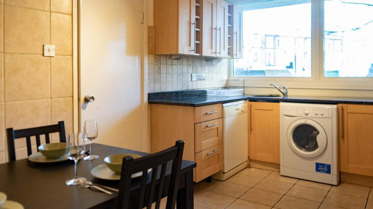 Large Modern 3 Bedrooms House With Patio/terrace Londres