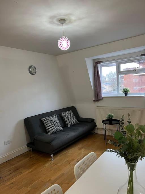 New Build 2 Bed Flat, Apartamento