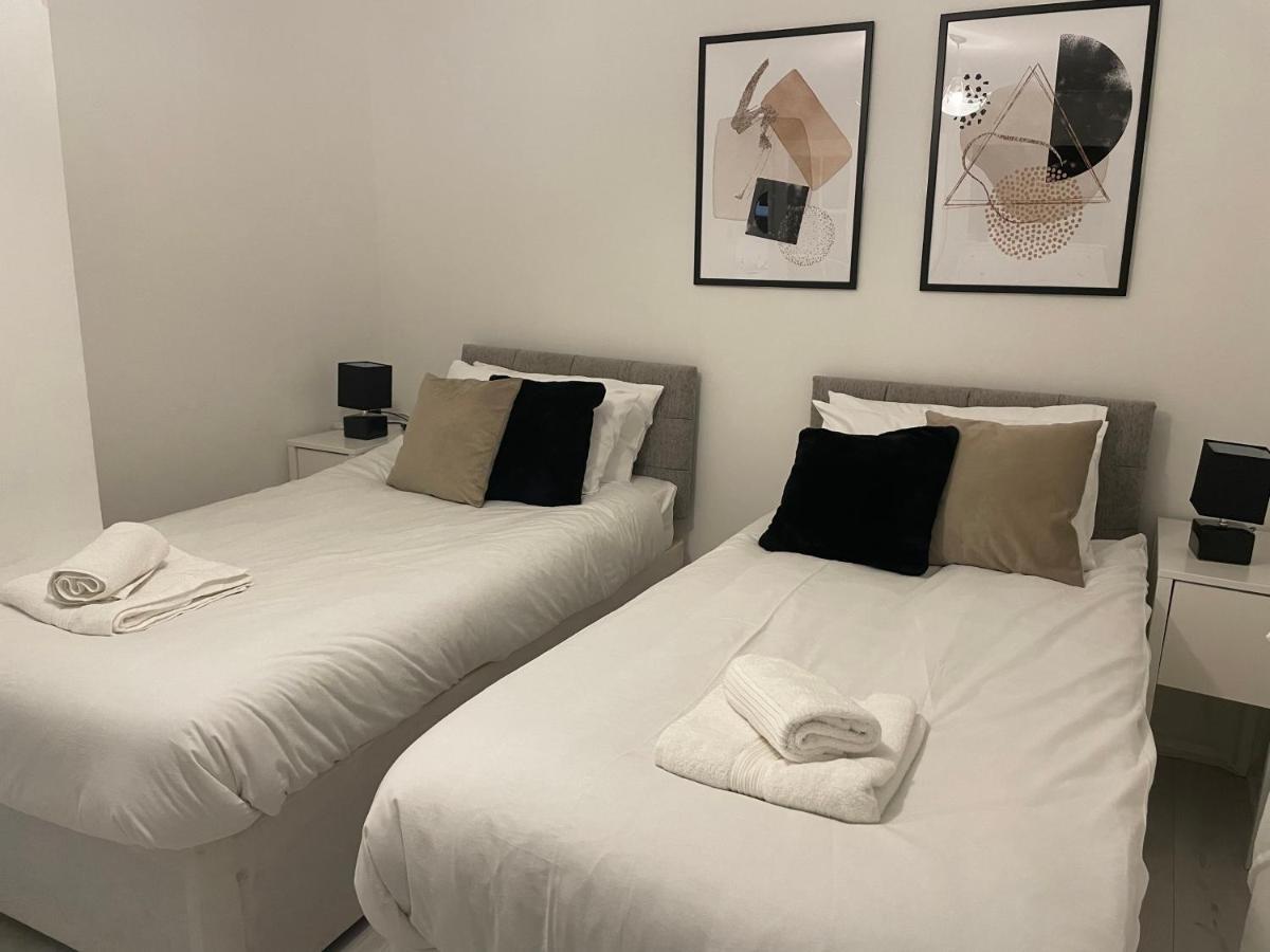Stylish 1 Bedroom Close To Tooting Bec Station *