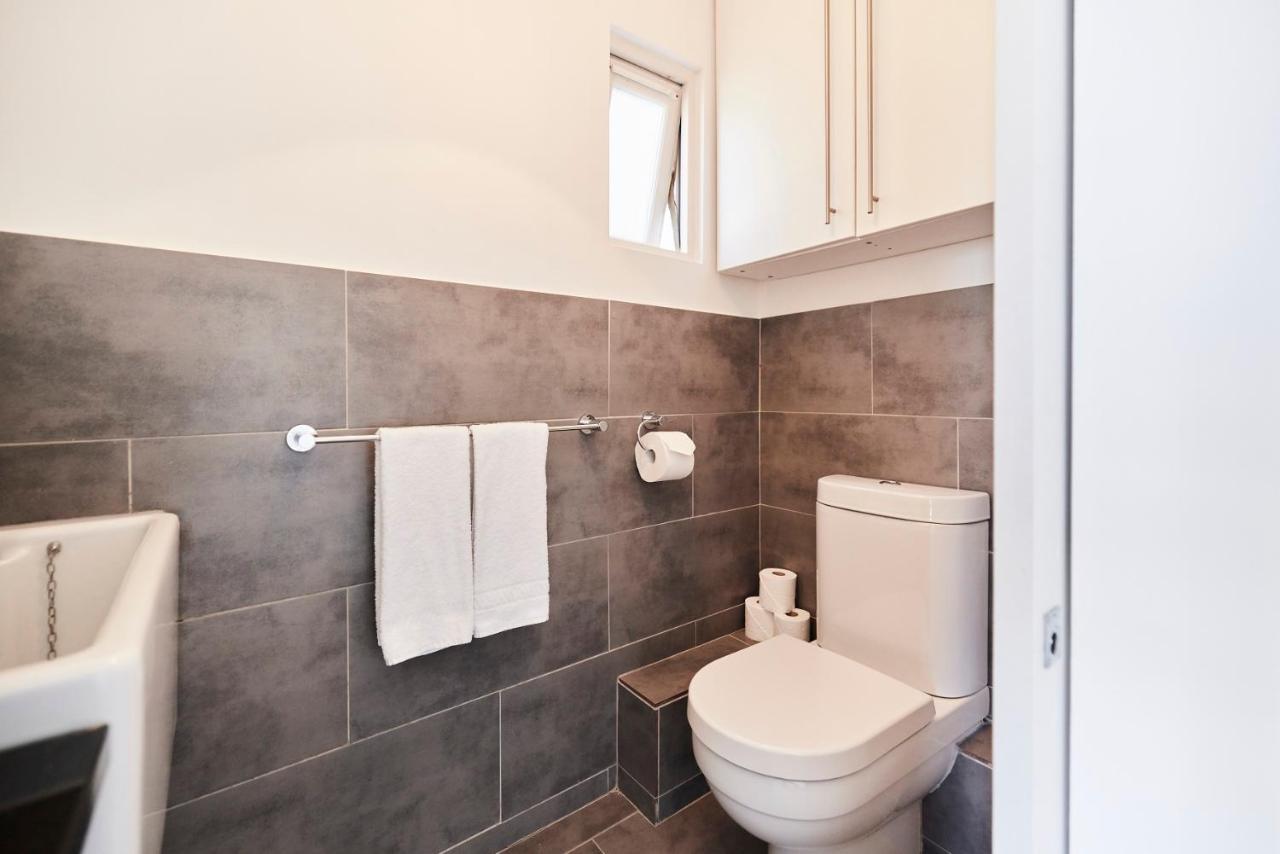 The Walterton Sanctuary - Bright 3bdr Flat * London