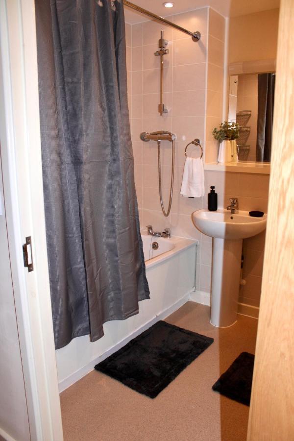 Glamorous Two Bed Flat *