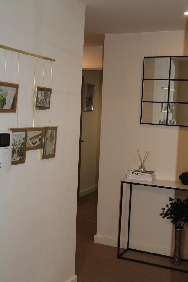 Glamorous Two Bed Flat *