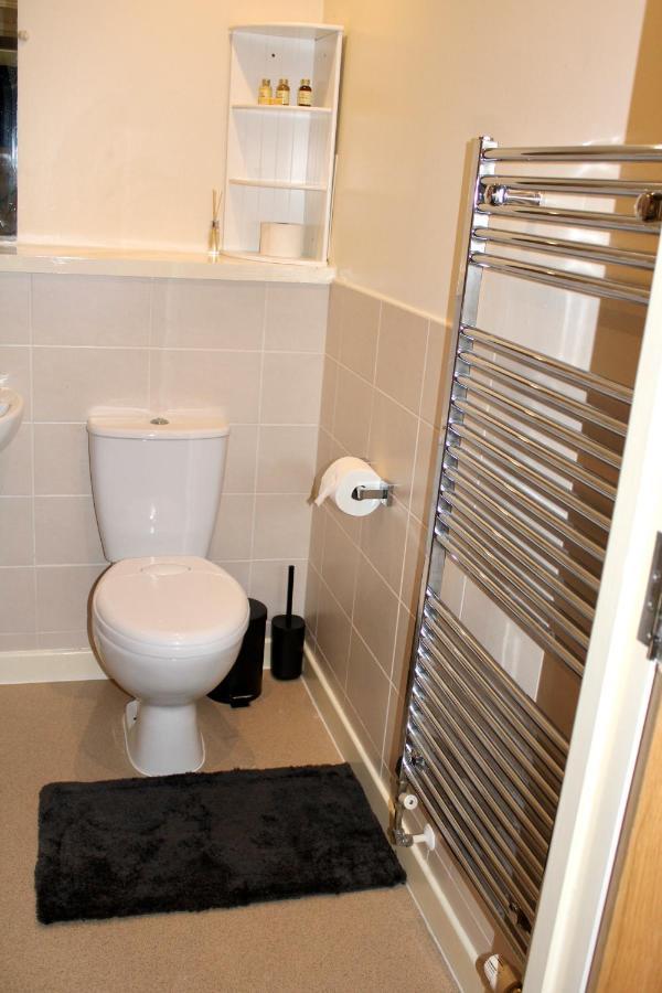 Glamorous Two Bed Flat Apartment *