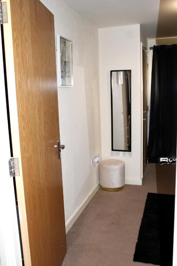 Glamorous Two Bed Flat * London