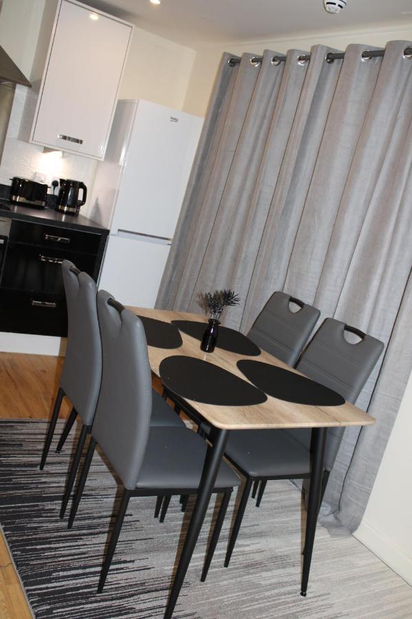 Glamorous Two Bed Flat *