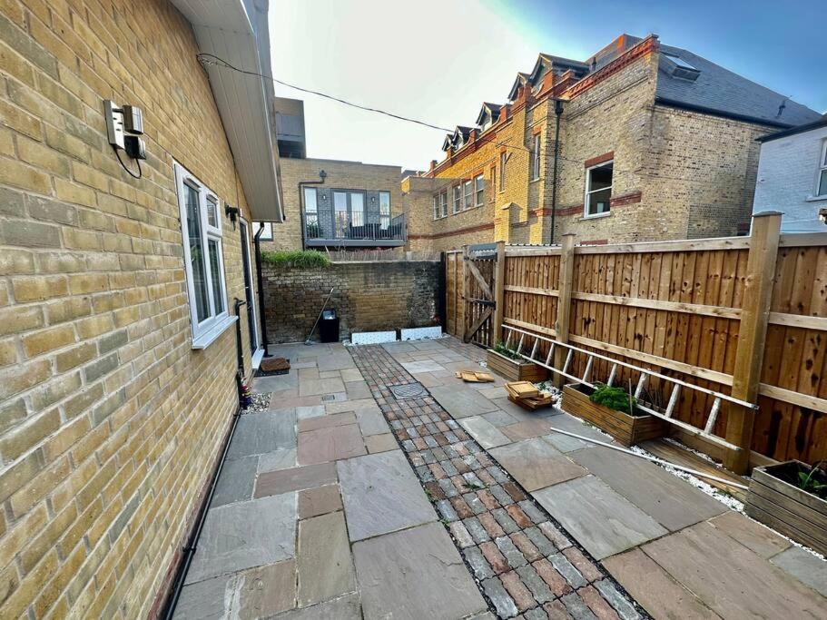 Holiday home 2 Bedroom House,brownhillrd Se6