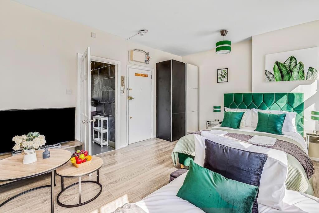 For Explorers - 3 Min Walk To Station Apartamento