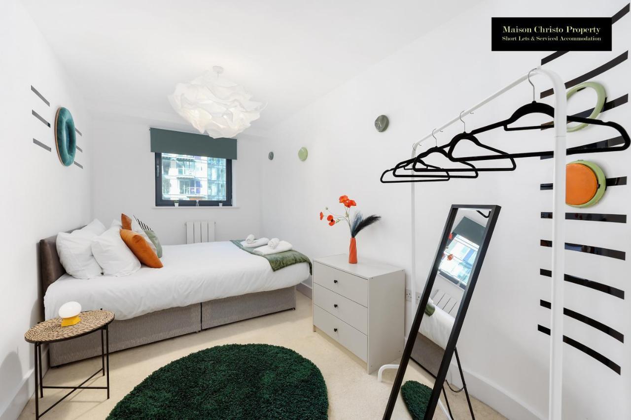 Weekly Or Monthly Stays, London, Canary Wharf - Sleeps 6- 2bedroom, Free Parking, Serviced By Maison Christo Apartment *