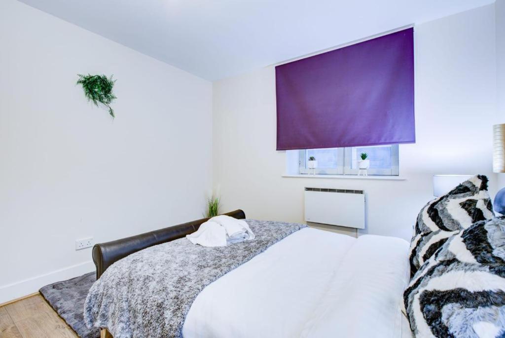 Waterloo 2 Bedroom * London