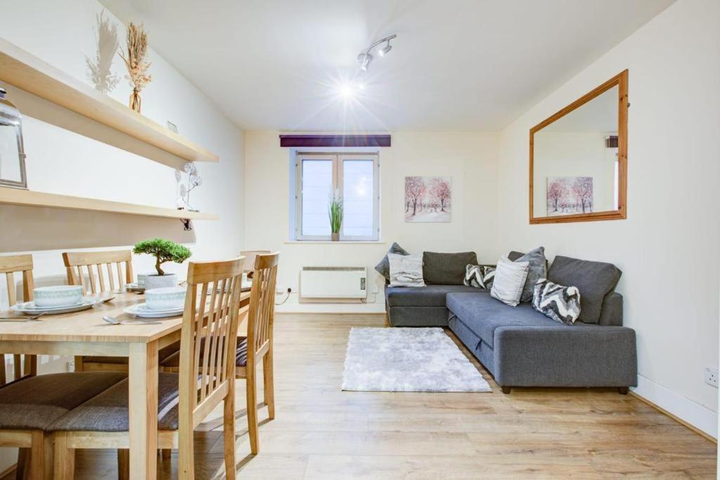 Apartment Waterloo 2 Bedroom London