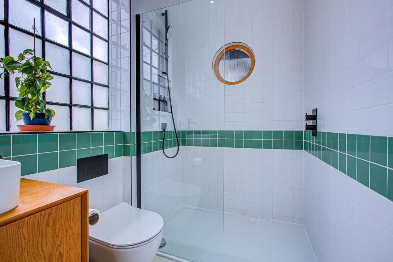 Stunning Penthouse Close To Queen's Park - Mega Fast Internet Apartment