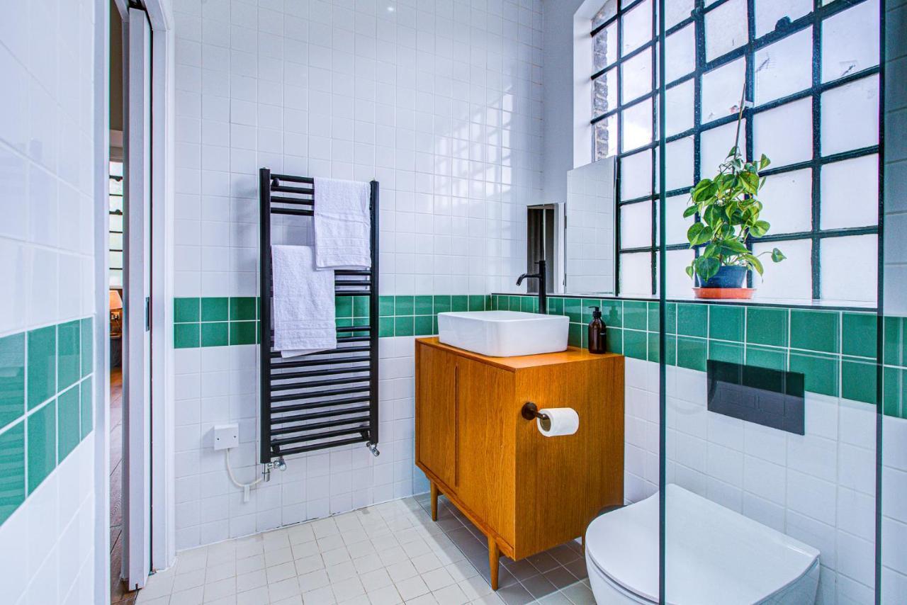 Stunning Penthouse Close To Queen's Park - Mega Fast Internet
