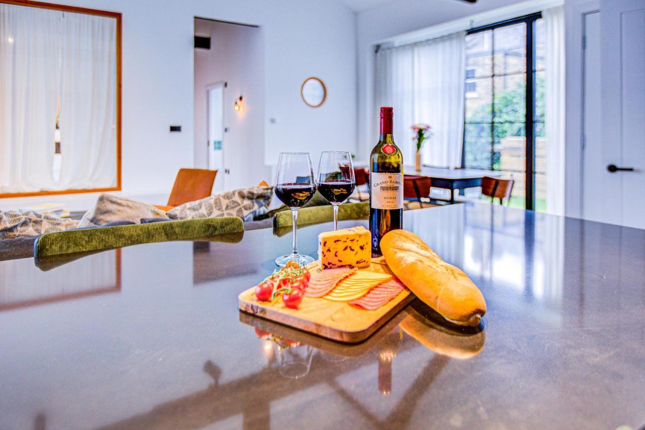 Stunning Penthouse Close To Queen's Park - Mega Fast Internet *