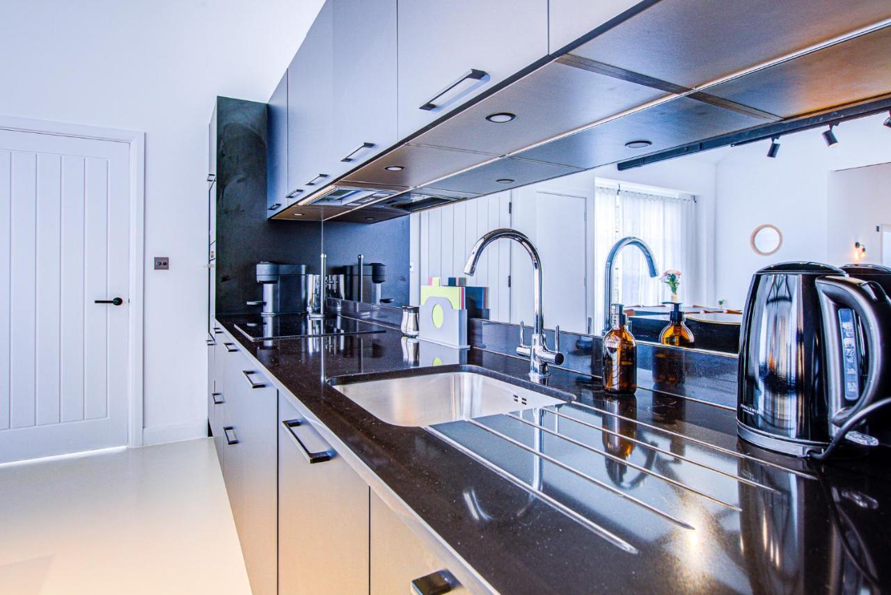 Stunning Penthouse Close To Queen's Park - Mega Fast Internet London