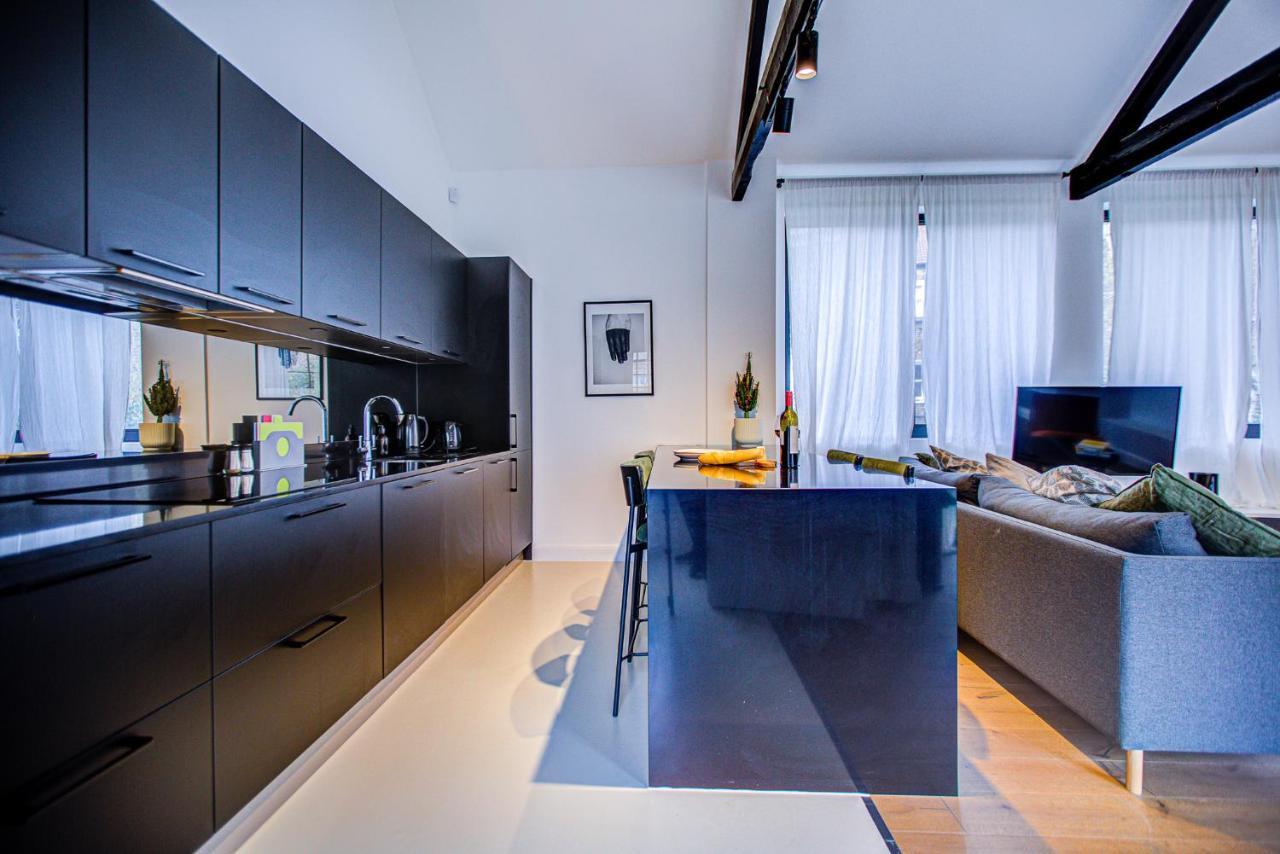 Stunning Penthouse Close To Queen's Park - Mega Fast Internet Apartment London