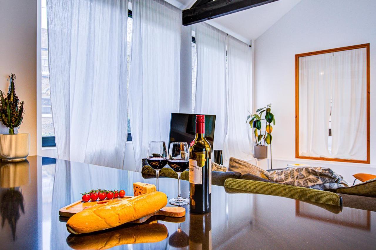 Stunning Penthouse Close To Queen's Park - Mega Fast Internet Apartment