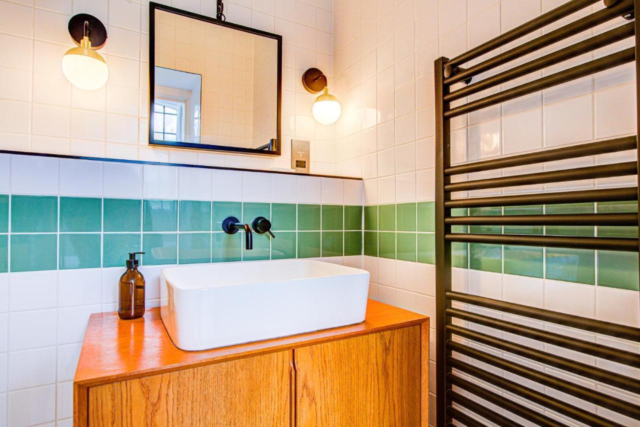 Stunning Penthouse Close To Queen's Park - Mega Fast Internet