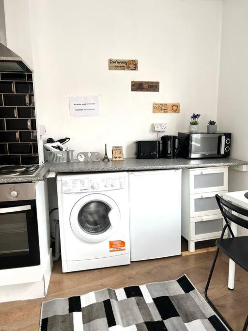 Very Flat In A Great Location Apartment *