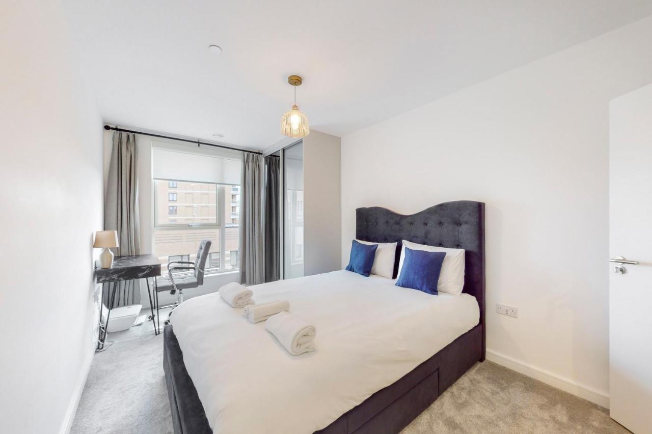 Modernistic 2 Bedroom Flat With Balcony In South Acton Apartment London