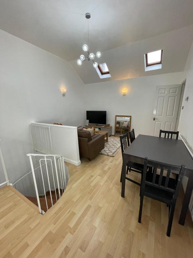 Beautiful 2 Bedroom Flat In London! Near Excel O2 Arena And Central! With Garden Appartement Londres