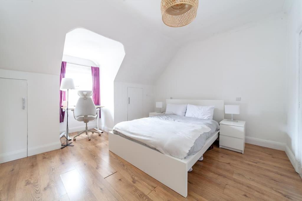 Apartment 2 Bedroom Duplex *