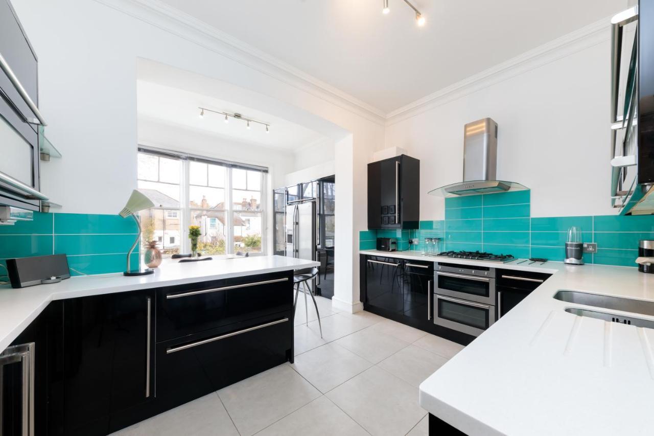 Bright & Spacious Two Double Bedroom Close To Station * Londres
