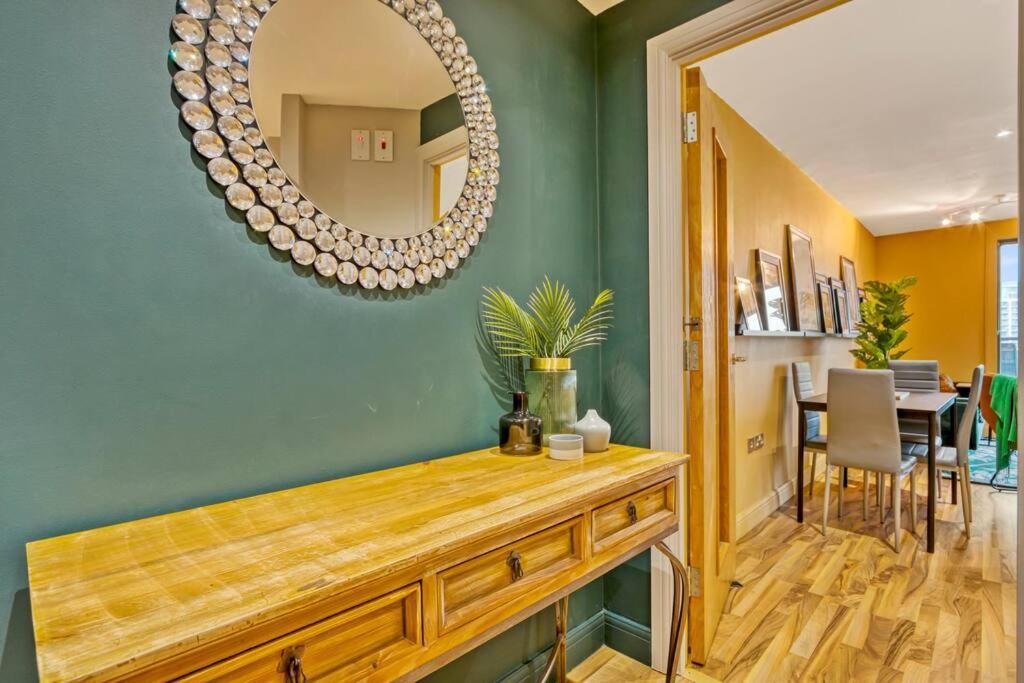 2 Bed Docklands Apt- 02 & Excel Londres