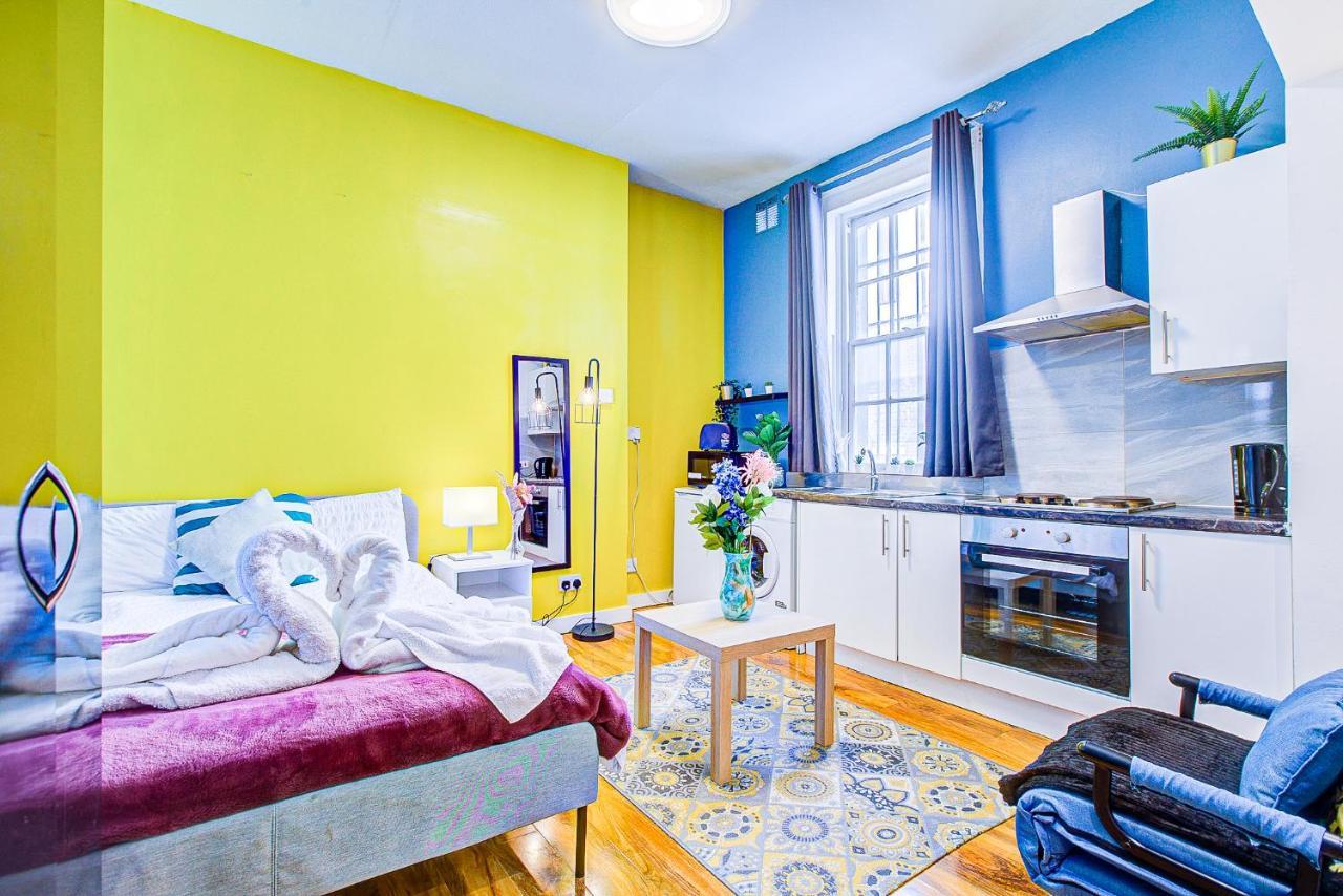 Apartamento With A Large Toilet And A Separate Budget Price Londres