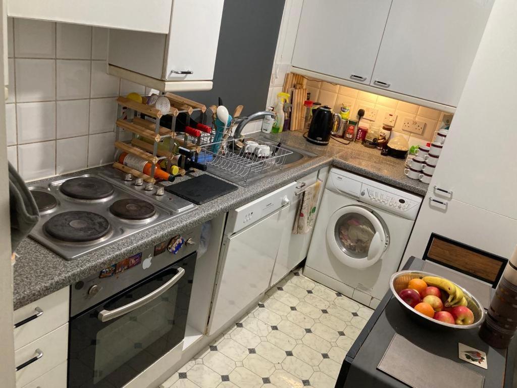 Quarto em Acomodações Particulares Limehouse Upon Thames In Great Location *