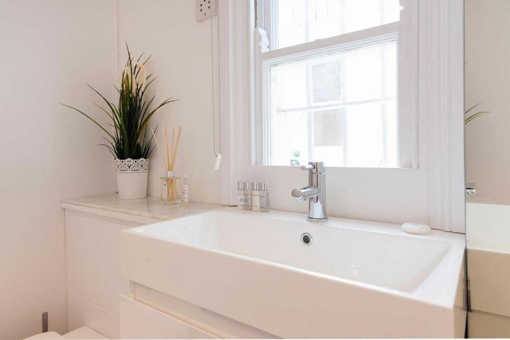 Charming Stylish One-bedroom Apartamento *