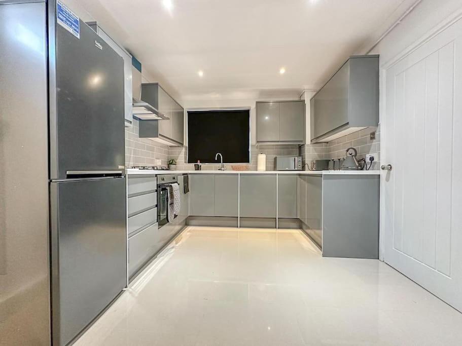 New Cosy Luxury 3 Bedroom House In Battersea Apartamento