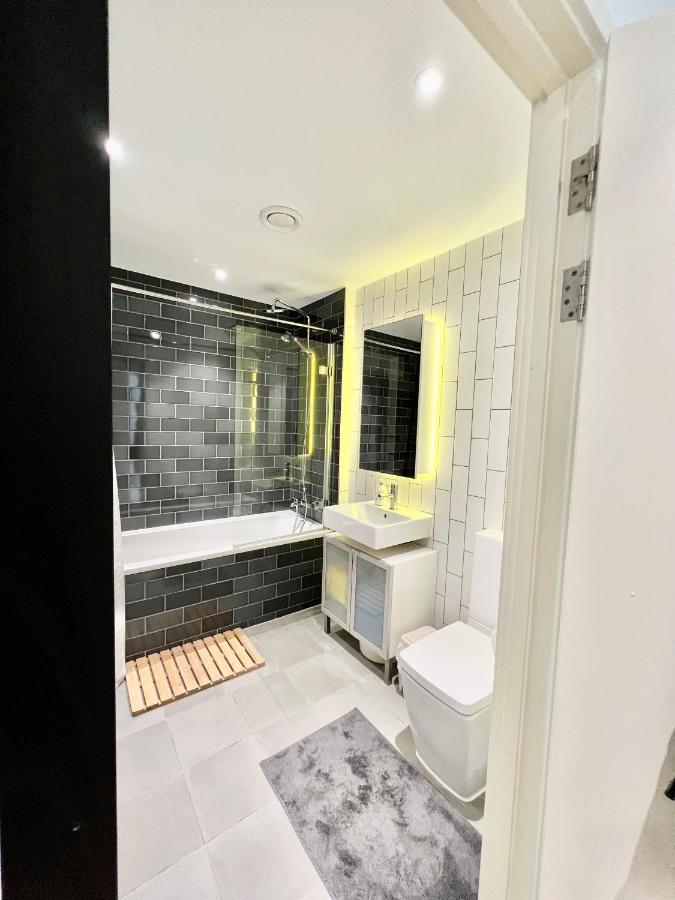 Luxury 2 Bedroom 2 Bathroom - Airport *