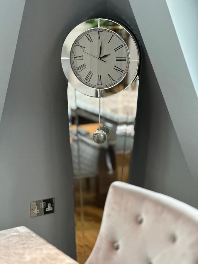 One Bedroom Flat In Chelsea Apartment *