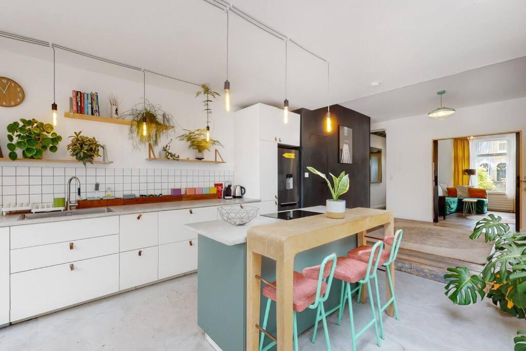 Enchanting 3 Bedroom House With Garden In Leyton Vakantiehuis Londen