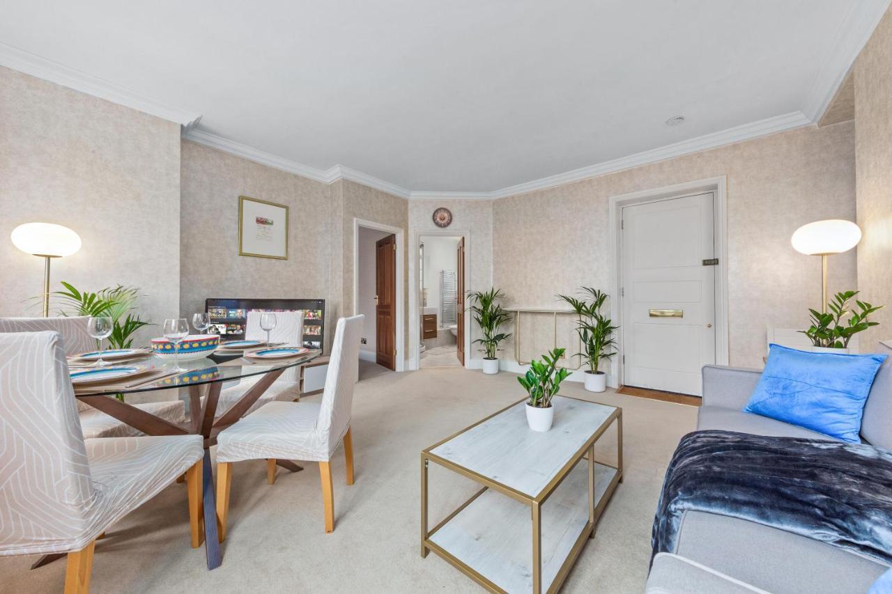 The Mayfair Large Snug Appartement