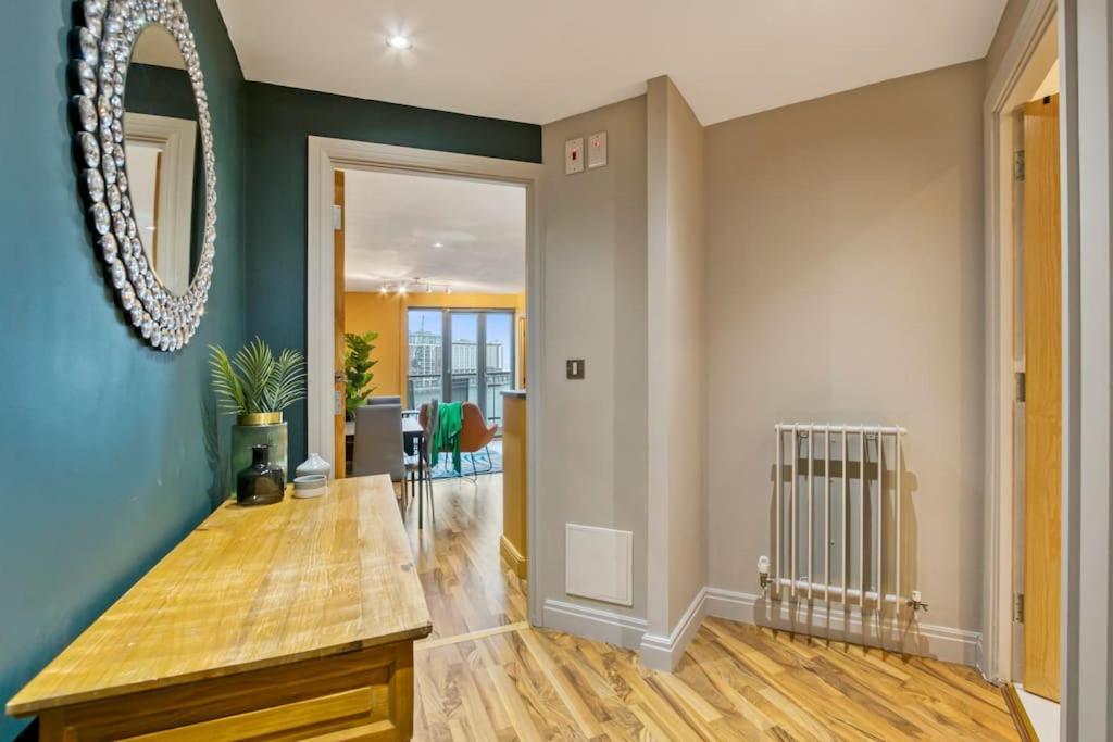 2 Bed Docklands Apt- 02 & Excel Apartamento