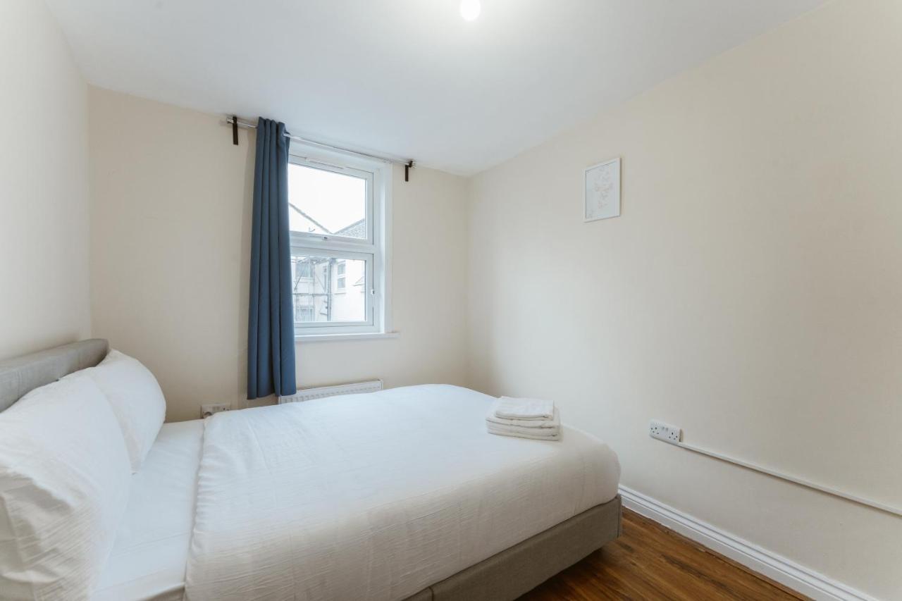 Mile End 57a Hostal