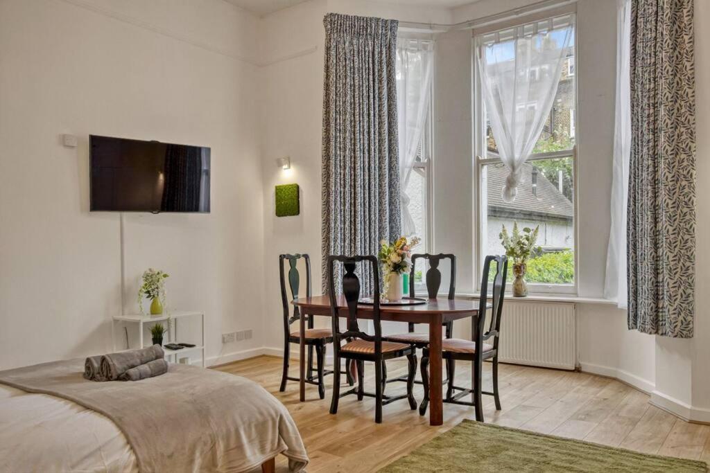Charming Earls Court London